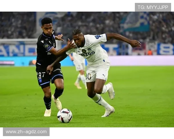 马赛队法甲排名下滑原因分析：攻防失衡还是战术调整不足